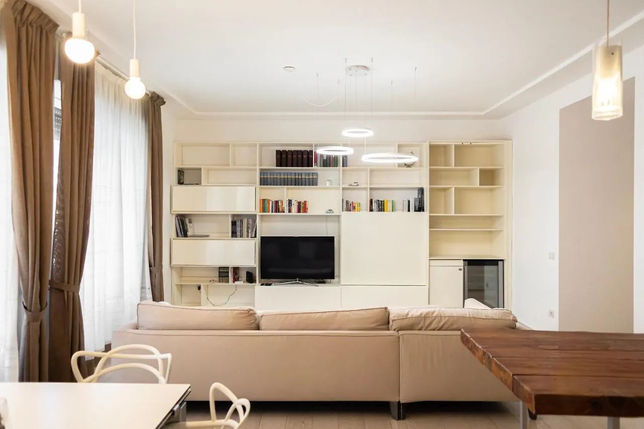 Elegante E Spazioso Quadrilocale In Porta Venezia Milán Apartamento