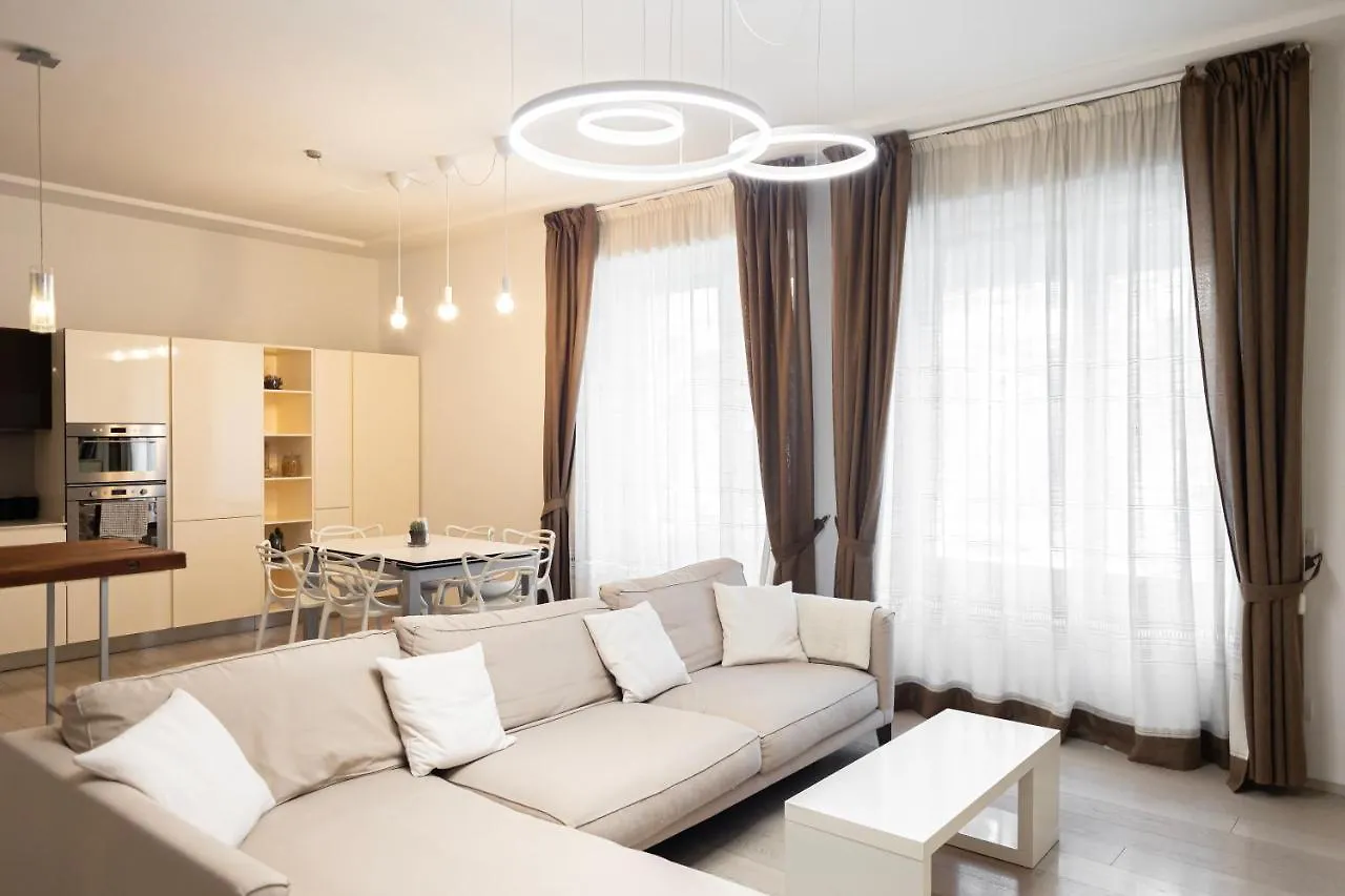 Elegante E Spazioso Quadrilocale In Porta Venezia Milán
